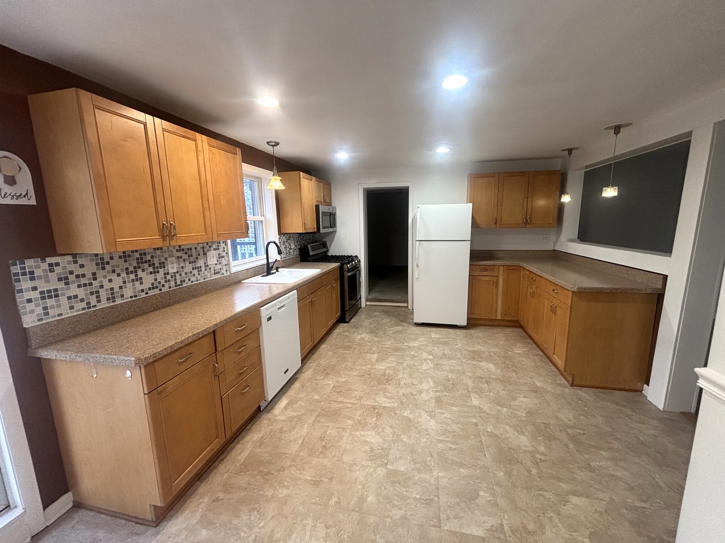 440 West Meadow Avenue Lombard, IL 60148 - Photo 5 of 13