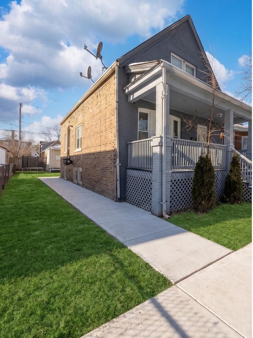 9020 South Carpenter Street Chicago, IL 60620 - Photo 4 of 25