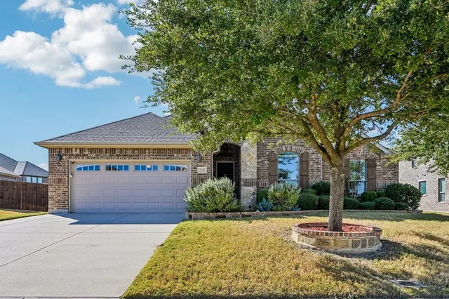 $436,000 | 3209 Brighton Drive, Midlothian, TX 76065