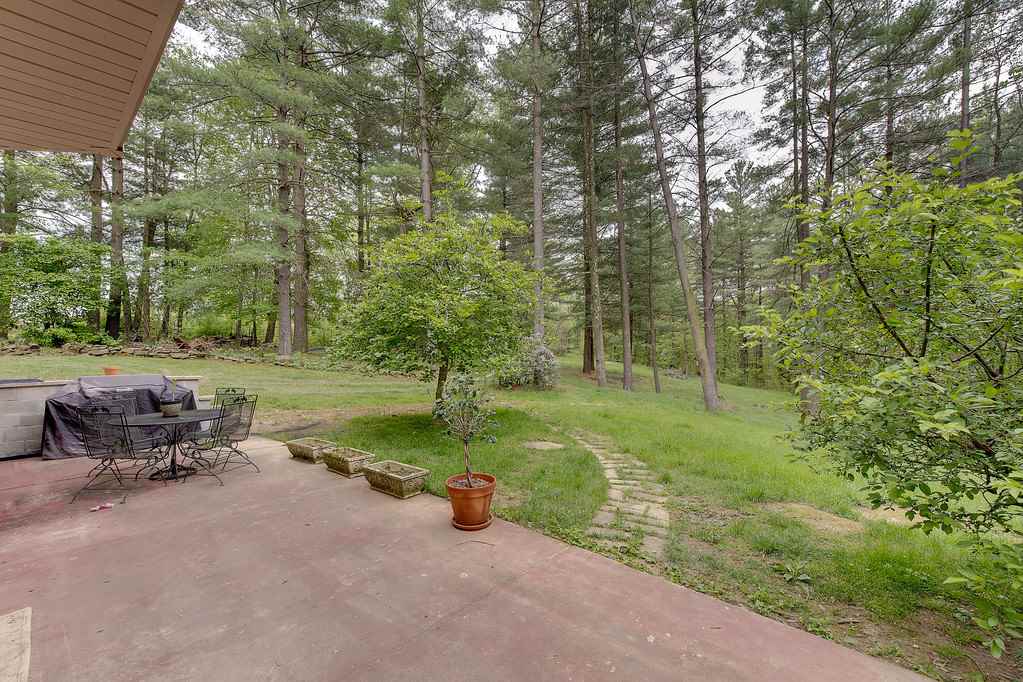 8075 Rinnie Seitz Road Nashville, IN 47448 - Photo 27 of 30