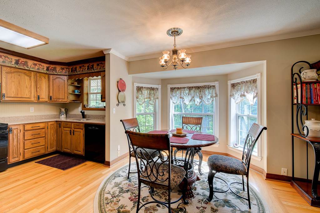 8075 Rinnie Seitz Road Nashville, IN 47448 - Photo 4 of 30