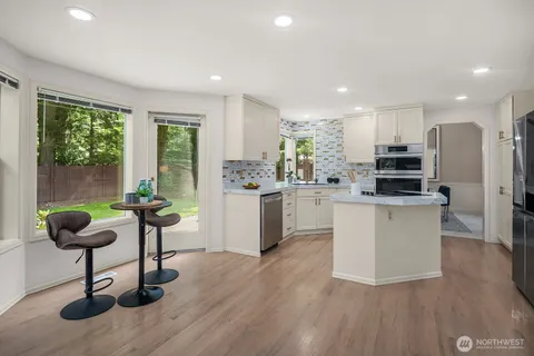 $1,528,000 | 4020 262nd Place Southeast, Sammamish, WA 98029
