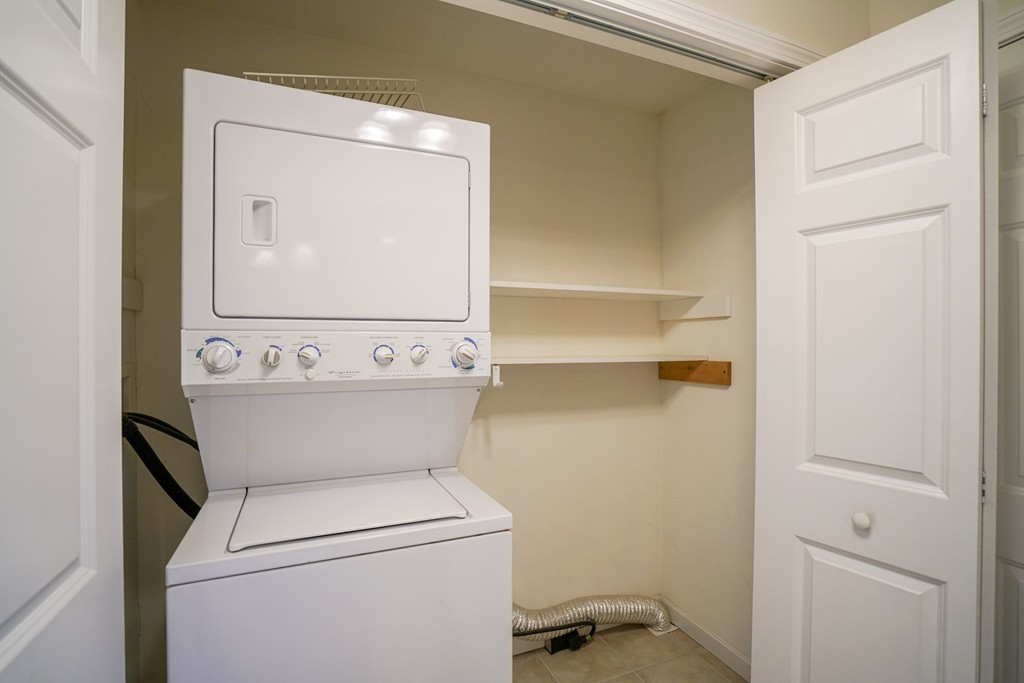 8 Concord Court, Unit B Webster, MA 01570 - Photo 21 of 32