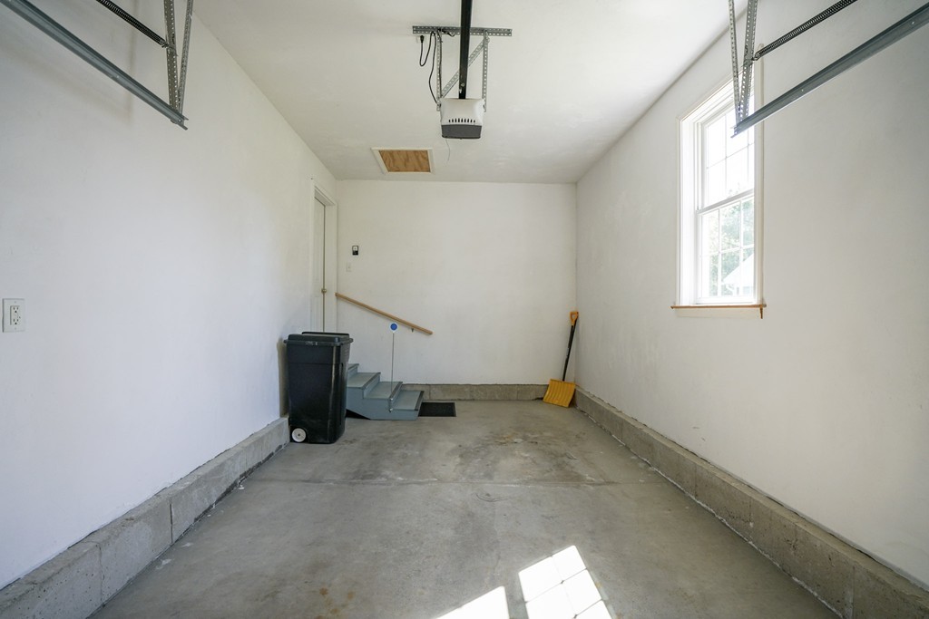 8 Concord Court, Unit B Webster, MA 01570 - Photo 22 of 32