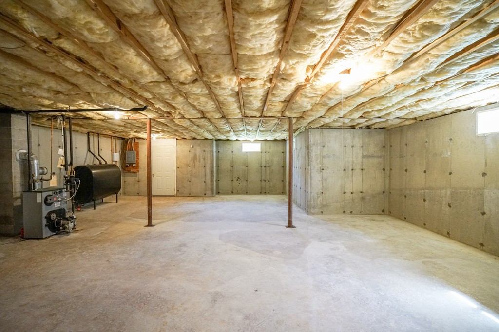 8 Concord Court, Unit B Webster, MA 01570 - Photo 24 of 32