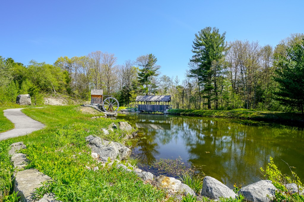 8 Concord Court, Unit B Webster, MA 01570 - Photo 31 of 32