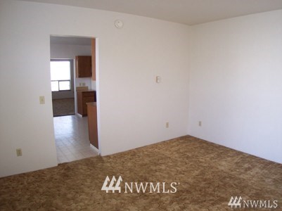 211 East 3rd Street Aberdeen, WA 98520 - Photo 18 of 27 a view of a hallway