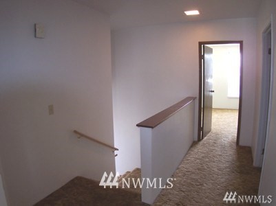 211 East 3rd Street Aberdeen, WA 98520 - Photo 19 of 27 a view of a hallway
