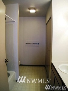 211 East 3rd Street Aberdeen, WA 98520 - Photo 27 of 27 a view of walk in closet