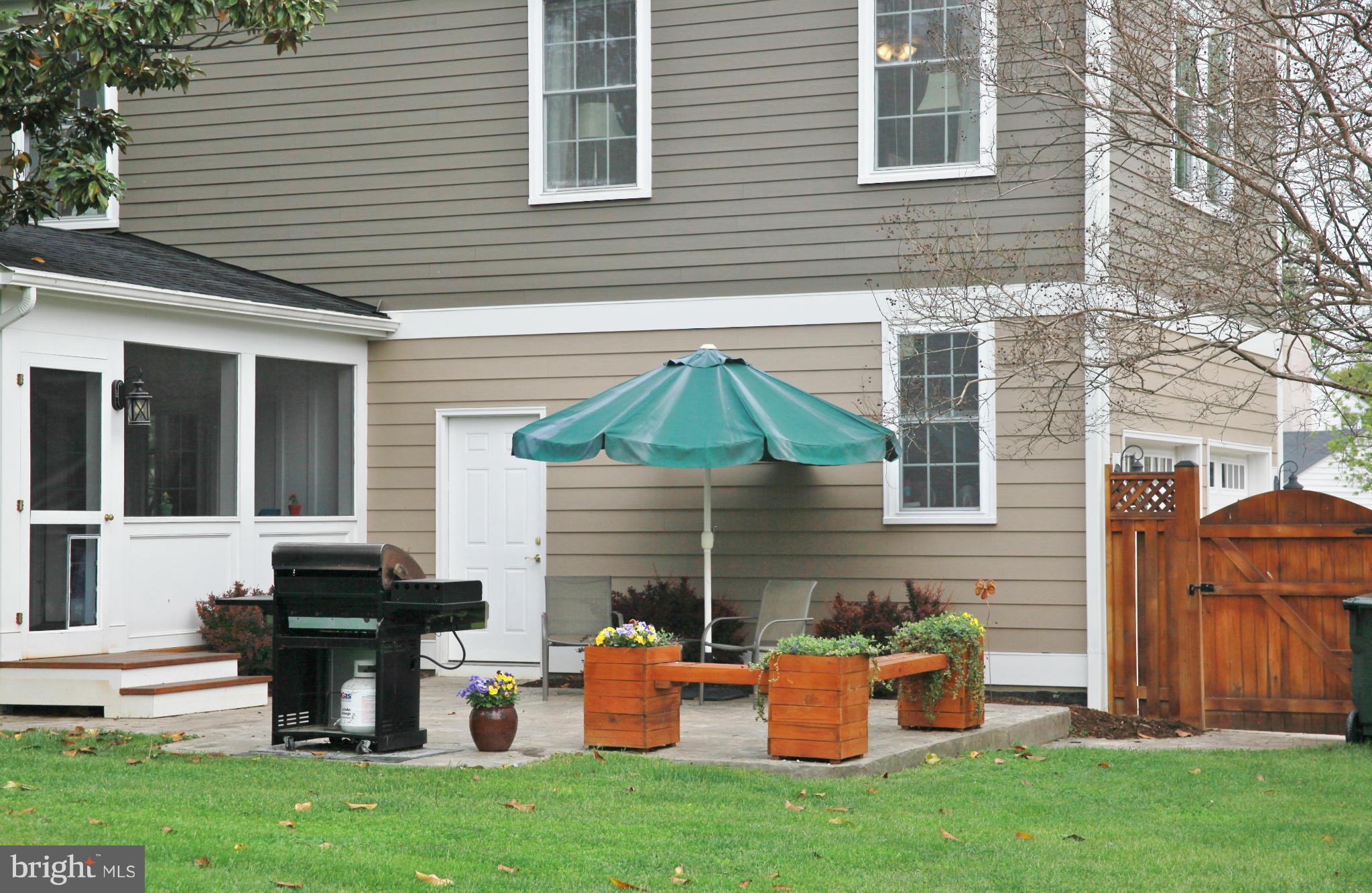 5313 Franconia Road Alexandria, VA 22310 - Photo 25 of 29 a front view of a house with patio