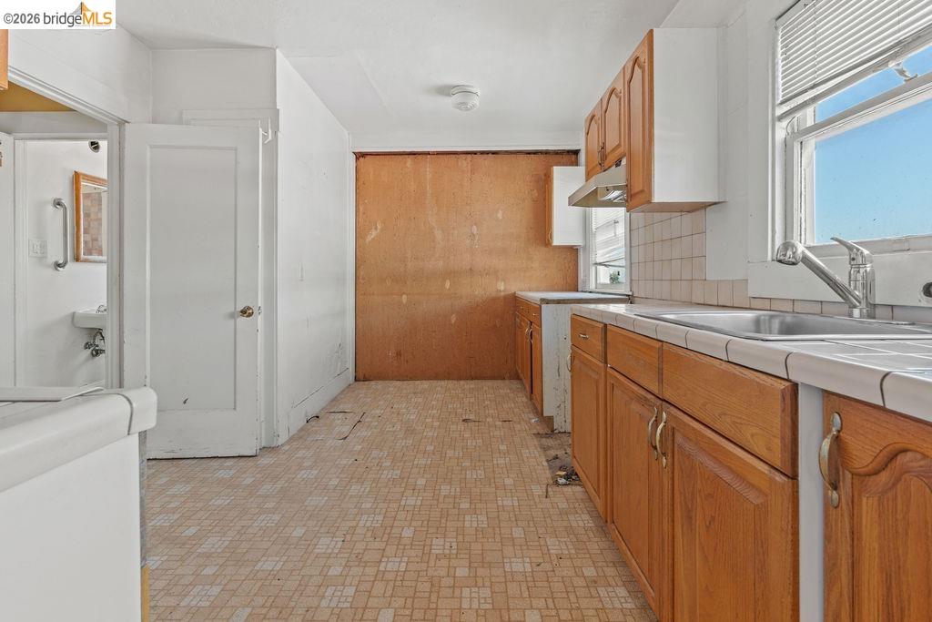 4607 Virginia Oakland, CA 94619 - Photo 8 of 29 Gallery Image 8