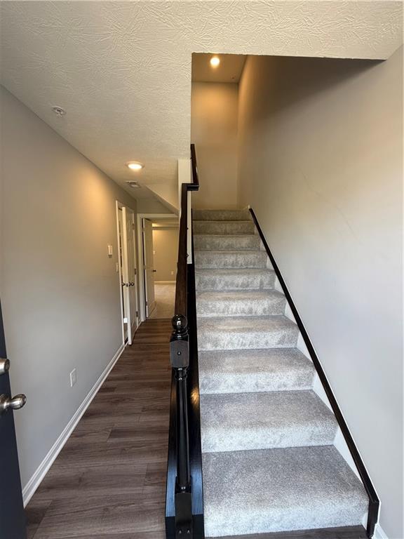 178 Lockheed Drive Coraopolis, PA 15108 - Photo 3 of 22 a view of entryway