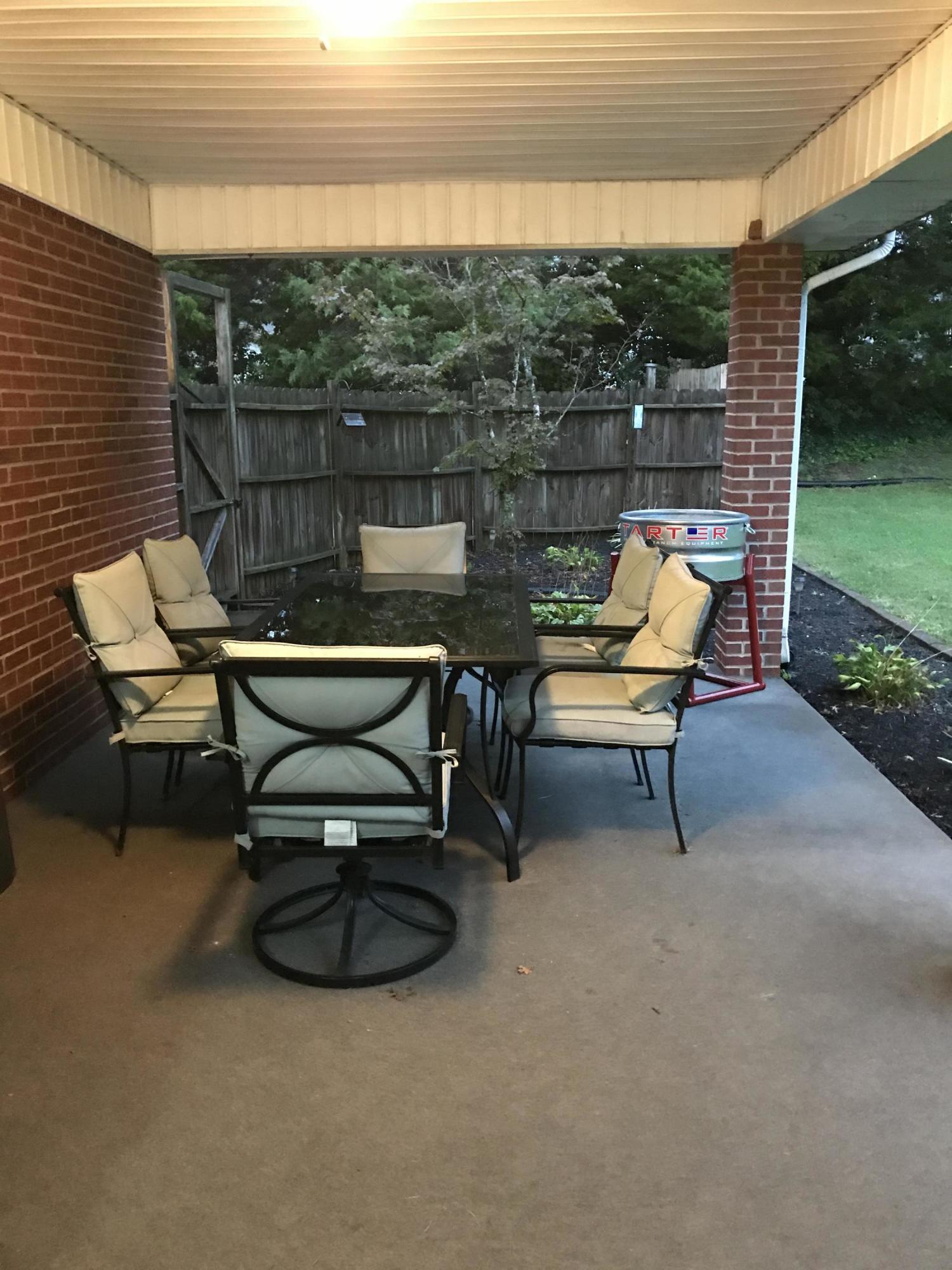 131 Ridgewood Drive Somerset, KY 42503 - Photo 6 of 59 IMG_1631