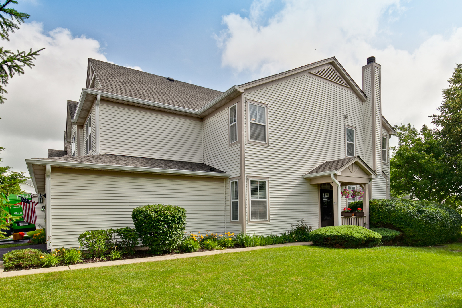 2891 Falling Waters Lane Lindenhurst, IL 60046 - Photo 2 of 26