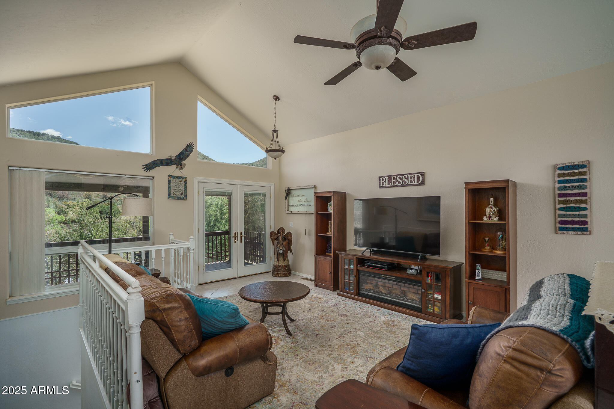 10570 West Cherry Creek Road Dewey, AZ 86327 - Photo 5 of 99 5) GREAT ROOM