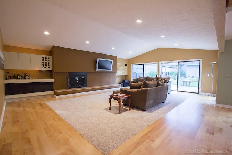 33705 Quaker Valley Road Farmington Hills, MI 48331 - Photo 4 of 26