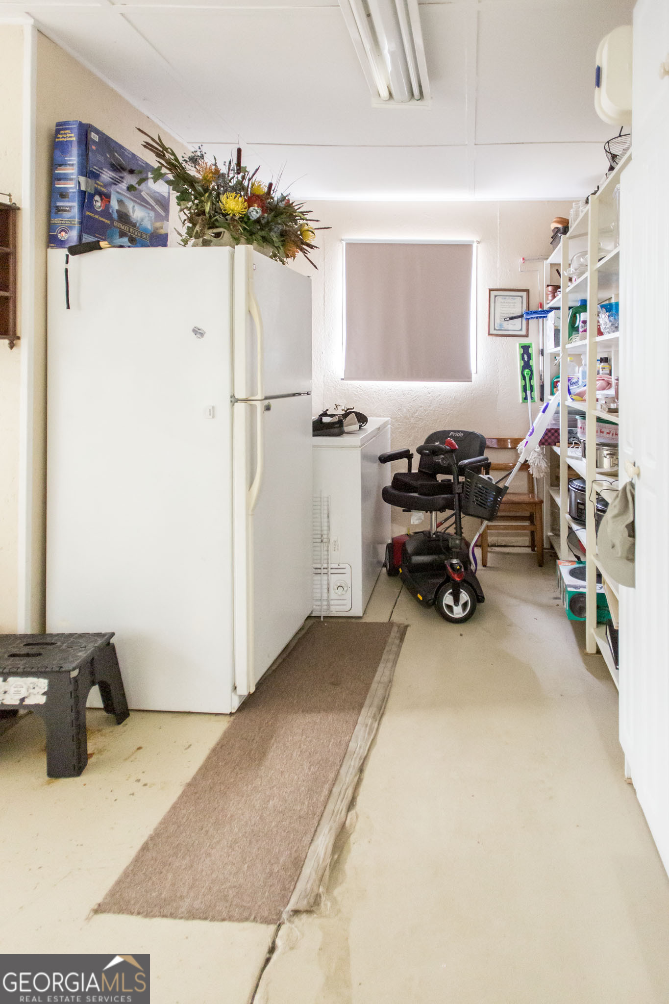 5084 White Hall Church Road Waycross, GA 31503 - Photo 20 of 41 a view of a workspace with furniture
