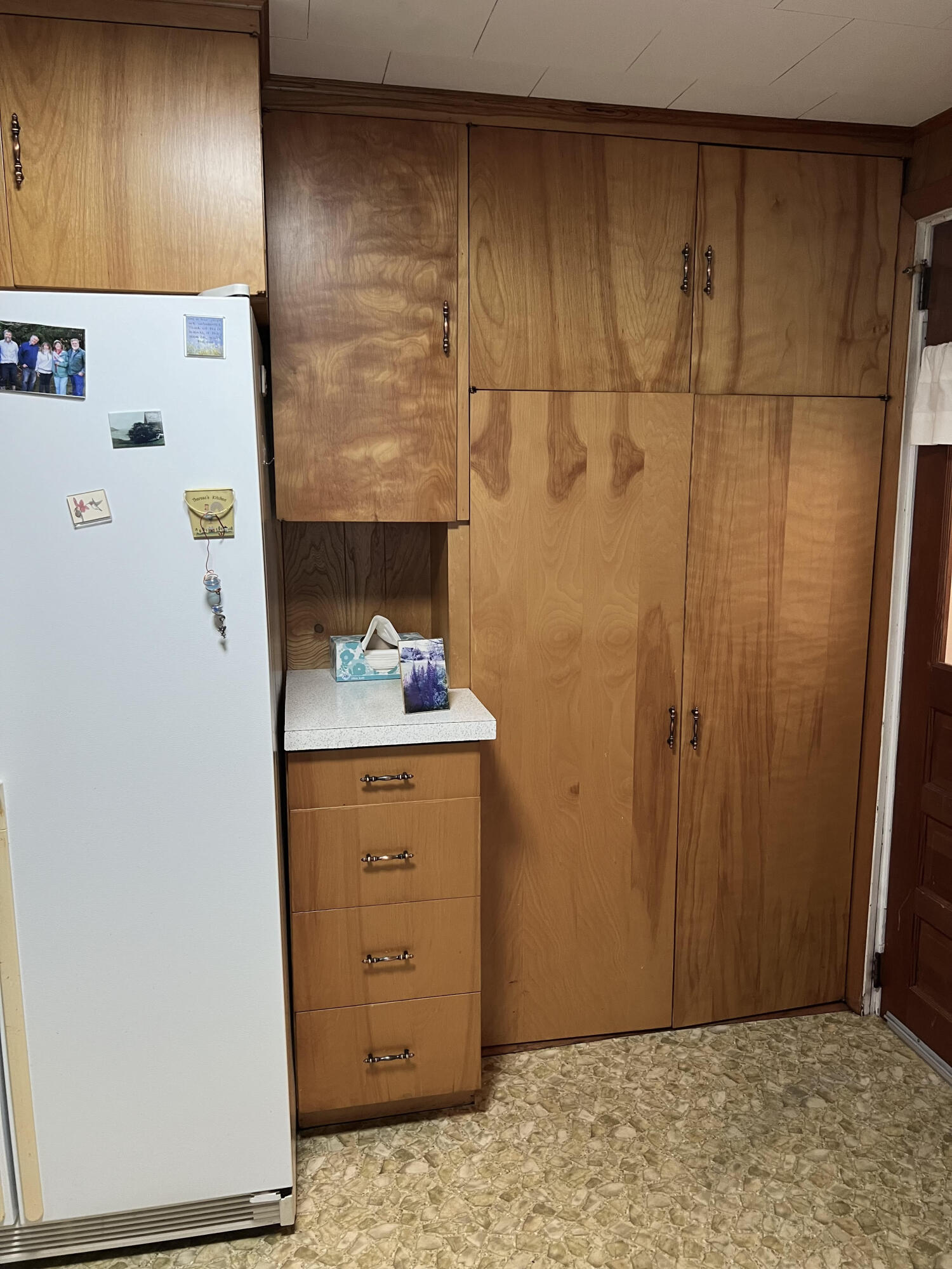 24 Shore Road Bass Harbor, ME 04653 - Photo 20 of 49 Kitchen cabinets