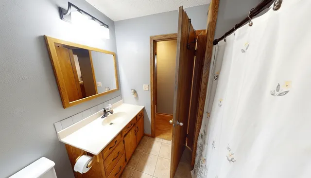 $637,000 | 5134 East Eagle Lake Road, Willmar, MN 56201