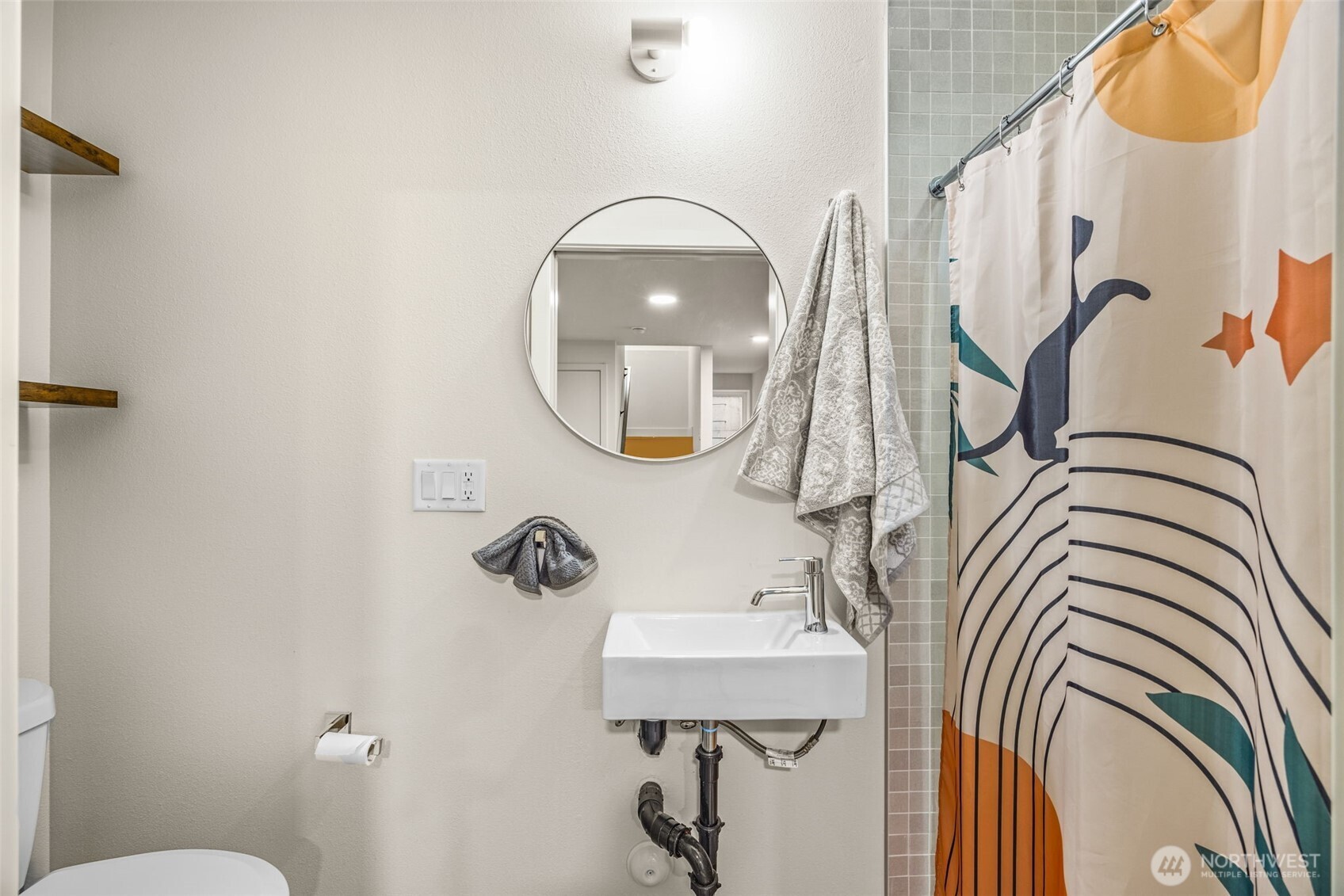 8547 Evanston Avenue North Seattle, WA 98103 - Photo 23 of 36