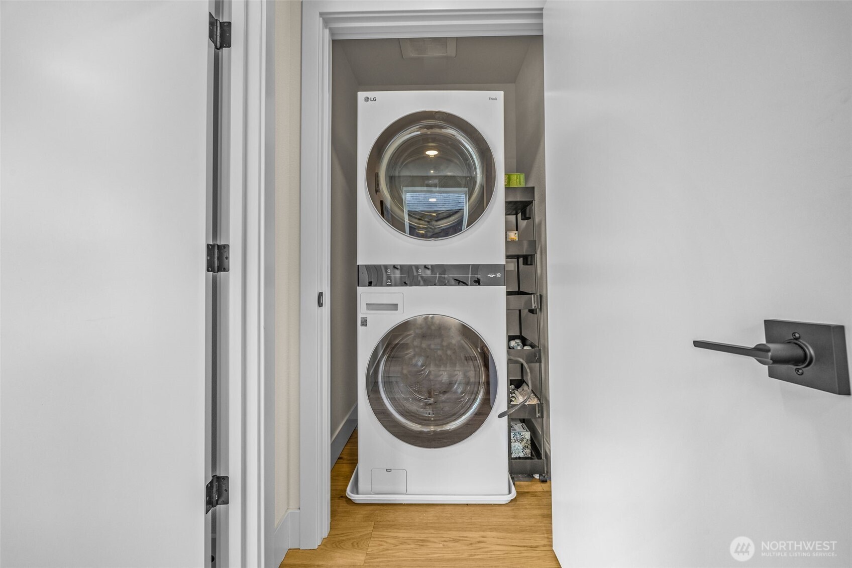 8547 Evanston Avenue North Seattle, WA 98103 - Photo 29 of 36