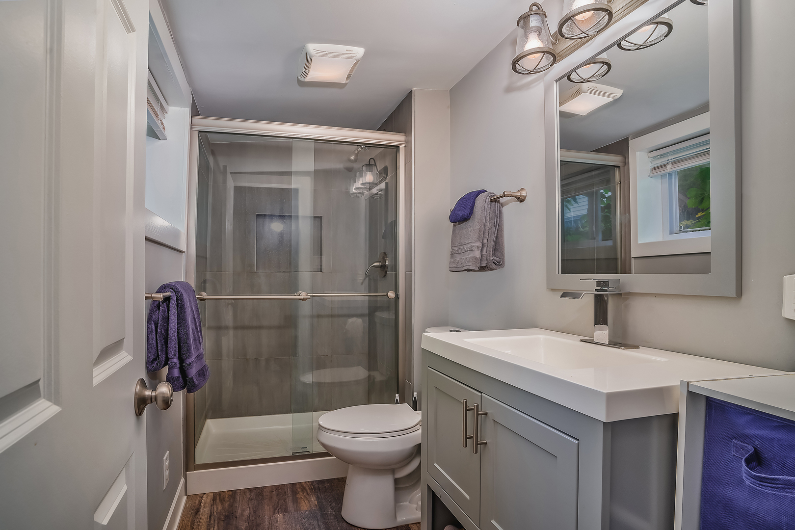 27 Arlington Road Fox Lake, IL 60020 - Photo 6 of 17 a bathroom with a sink toilet and shower