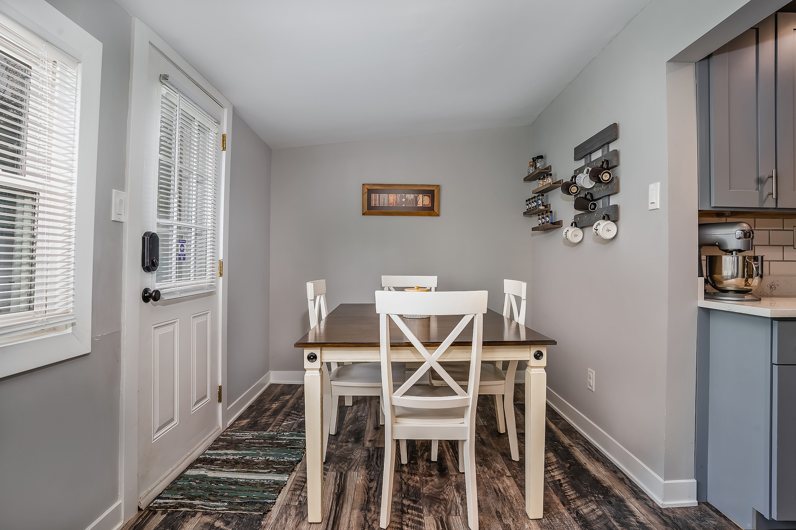 27 Arlington Road Fox Lake, IL 60020 - Photo 8 of 17 a view of a dining room with furniture