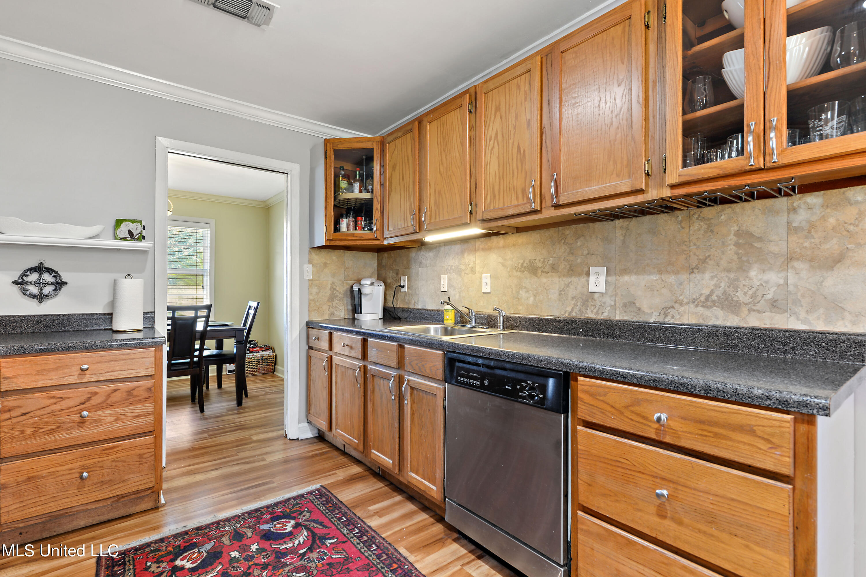 9106 Ridge Road Gulfport, MS 39503 - Photo 8 of 21 008