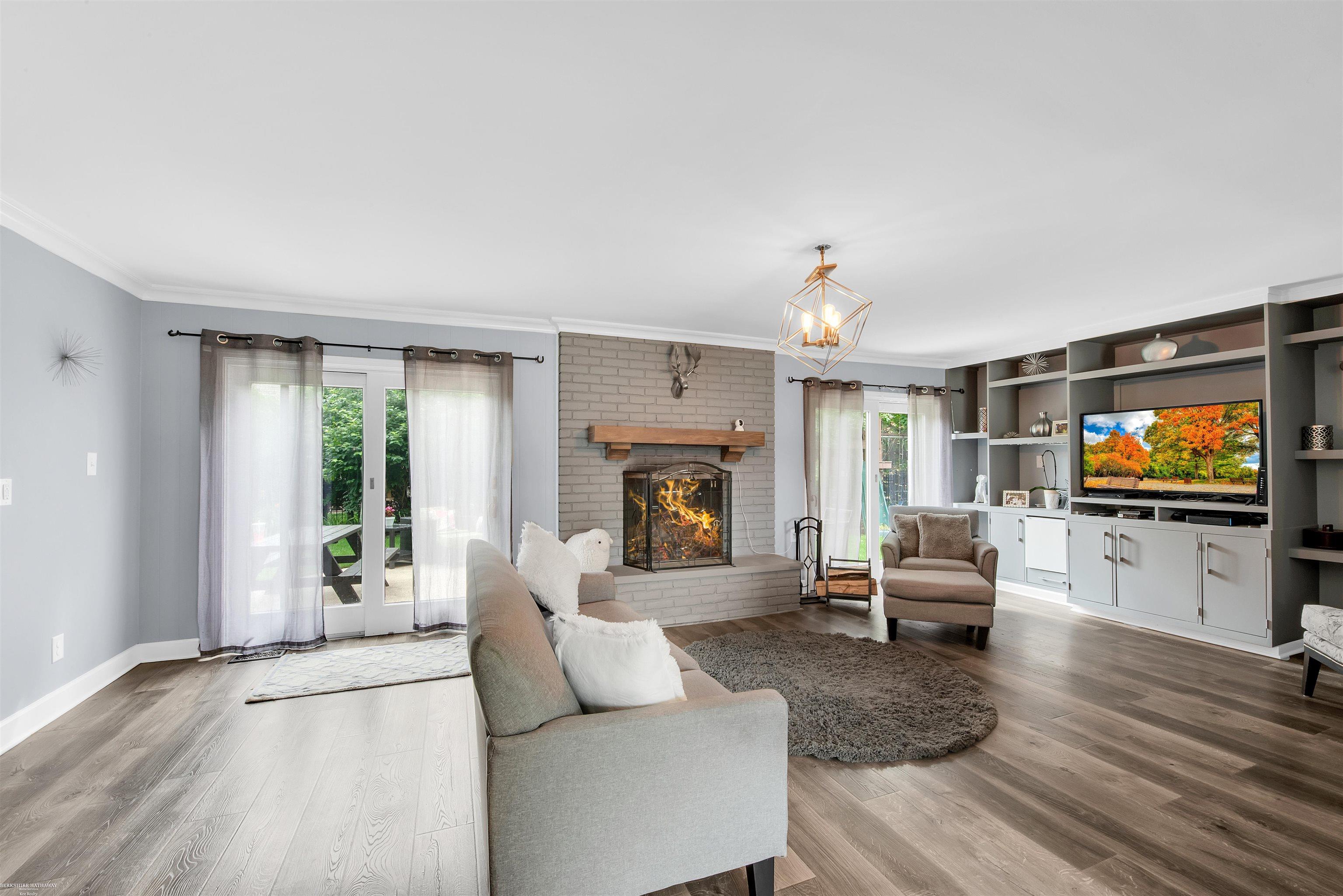 31 North Duval Road Grosse Pointe, MI 48236 - Photo 20 of 55 50118441-19.JPG