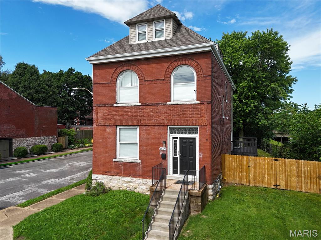 1829 Oregon Avenue St. Louis, MO 63104 - Photo 3 of 41