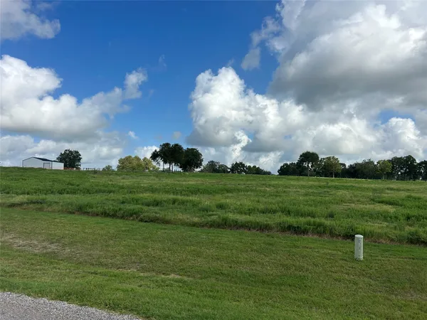 $299,000 | 10549 Sunny Mdw Drive, Chappell Hill, TX 77426