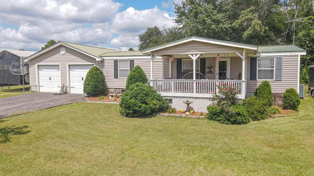 511 Cherry Tree Road Williston, SC 29853 - Photo 1 of 32