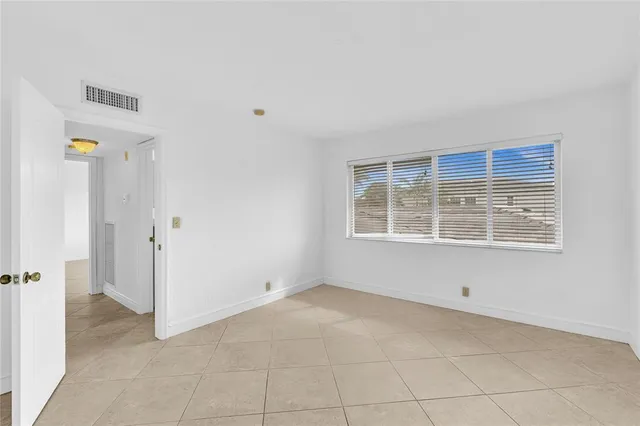 $219,000 | 4001 Northeast 21st Avenue, Unit 202, Fort Lauderdale, FL 33308