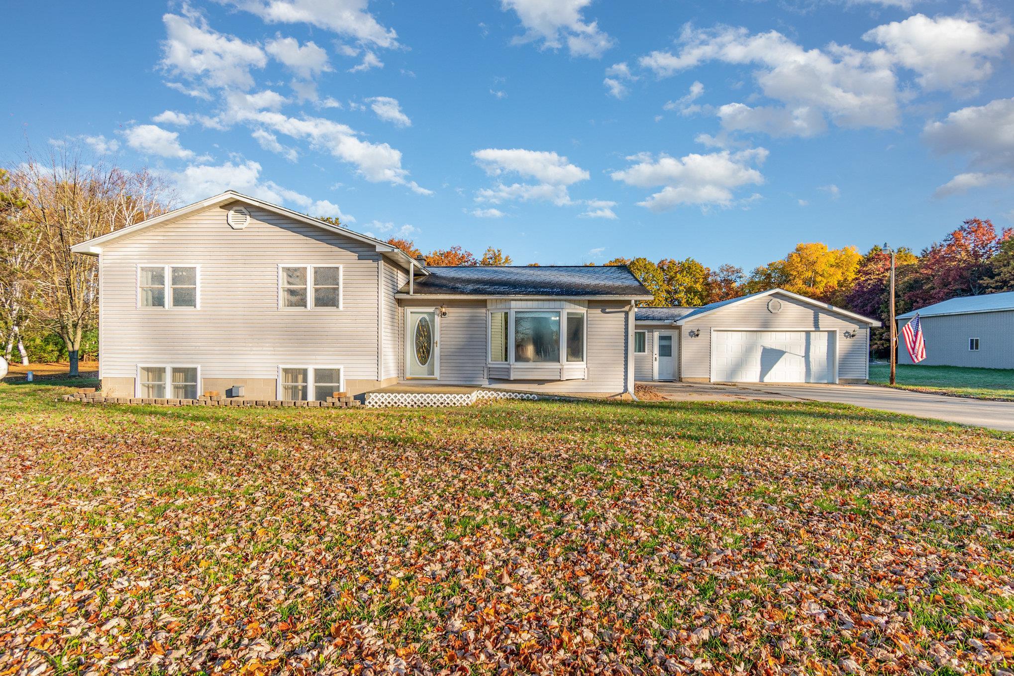 3534 West Coleman Road Farwell, MI 48622 - Photo 3 of 36 1939971-1ffd8551-f1b2-4016-a9c0-f54447810f68.JPG