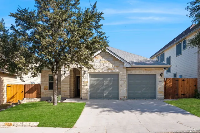 $2,200 | 7639 Eagle Ledge, San Antonio, TX 78249