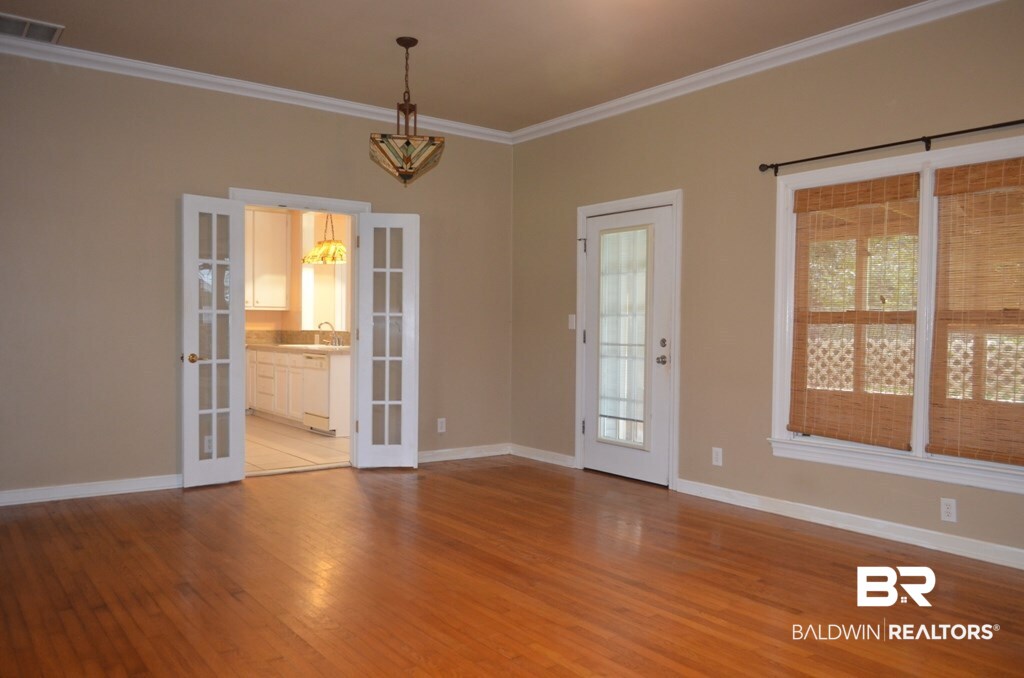 911 North Alston Street Foley, AL 36535 - Photo 6 of 45