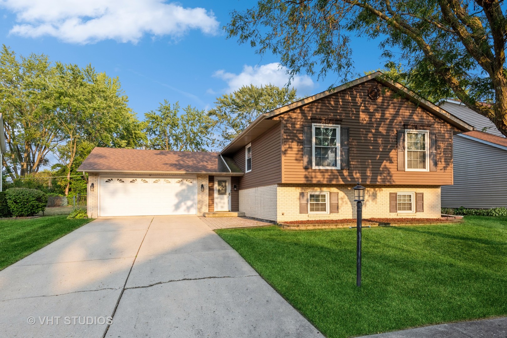 14 Spring Valley Lane Streamwood, IL 60107 - Photo 1 of 20 Gallery Image 1