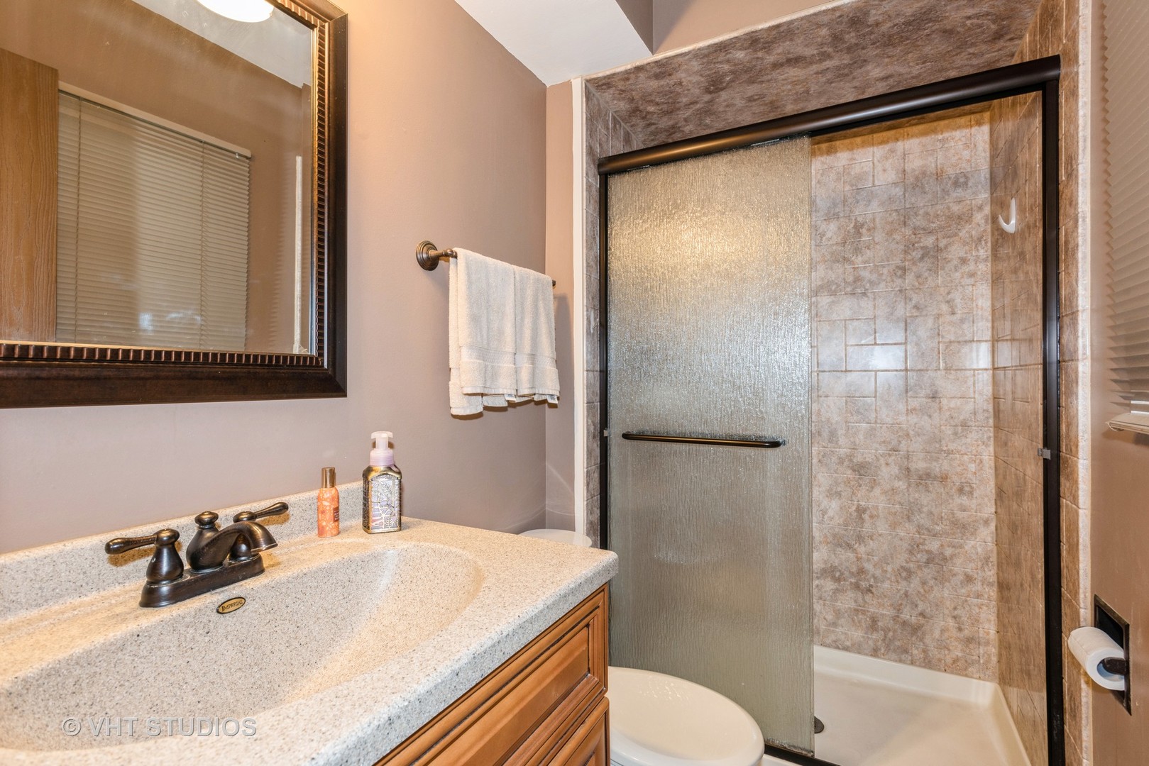 14 Spring Valley Lane Streamwood, IL 60107 - Photo 12 of 20 Gallery Image 12