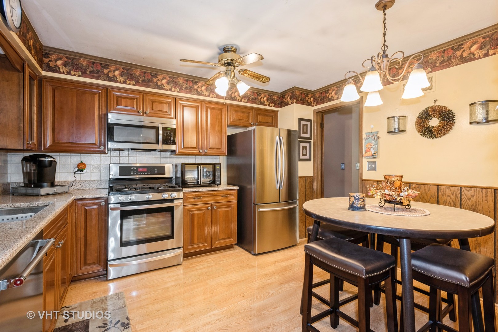 14 Spring Valley Lane Streamwood, IL 60107 - Photo 18 of 20 Gallery Image 18