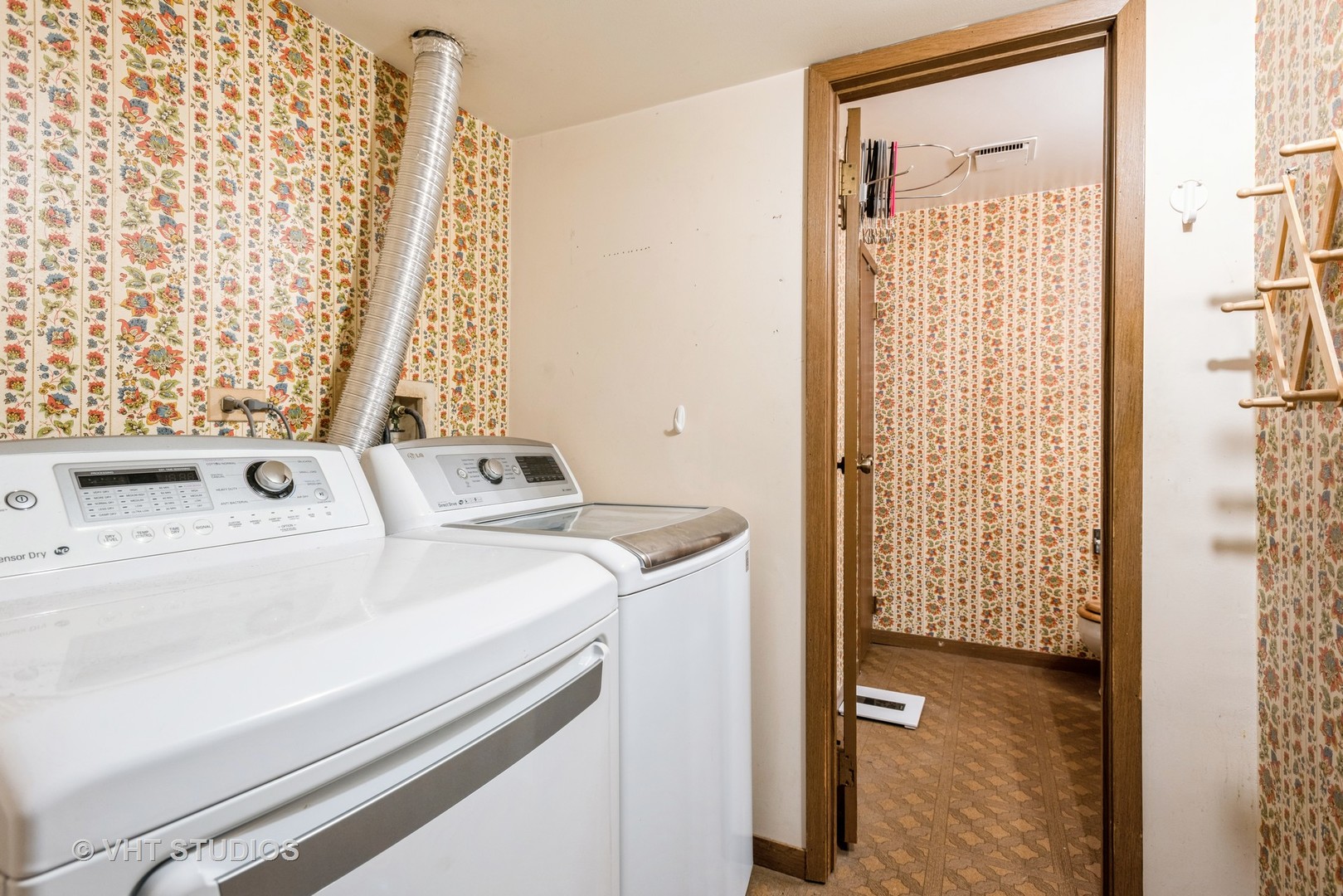 14 Spring Valley Lane Streamwood, IL 60107 - Photo 7 of 20 Gallery Image 7