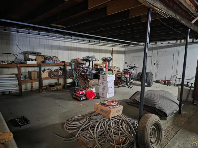 $299,000 | 112 South 6th Street, Clay Center, KS 67432