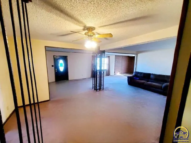 $299,000 | 112 South 6th Street, Clay Center, KS 67432