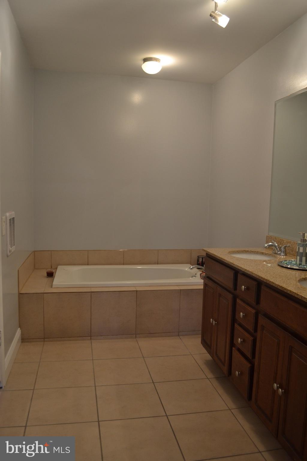 2606 Taney Road Baltimore, MD 21209 - Photo 19 of 30 Bath (Master)