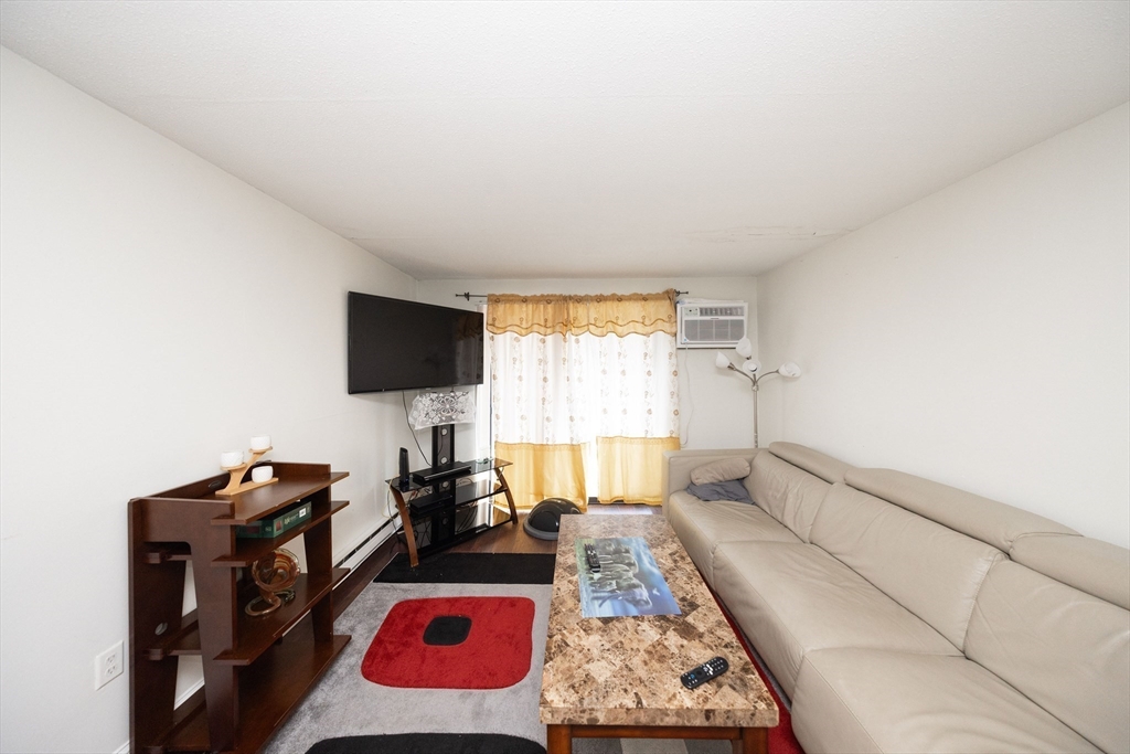 10 Wrentham Road, Unit 102 Worcester, MA 01602 - Photo 3 of 40 Gallery Image 3