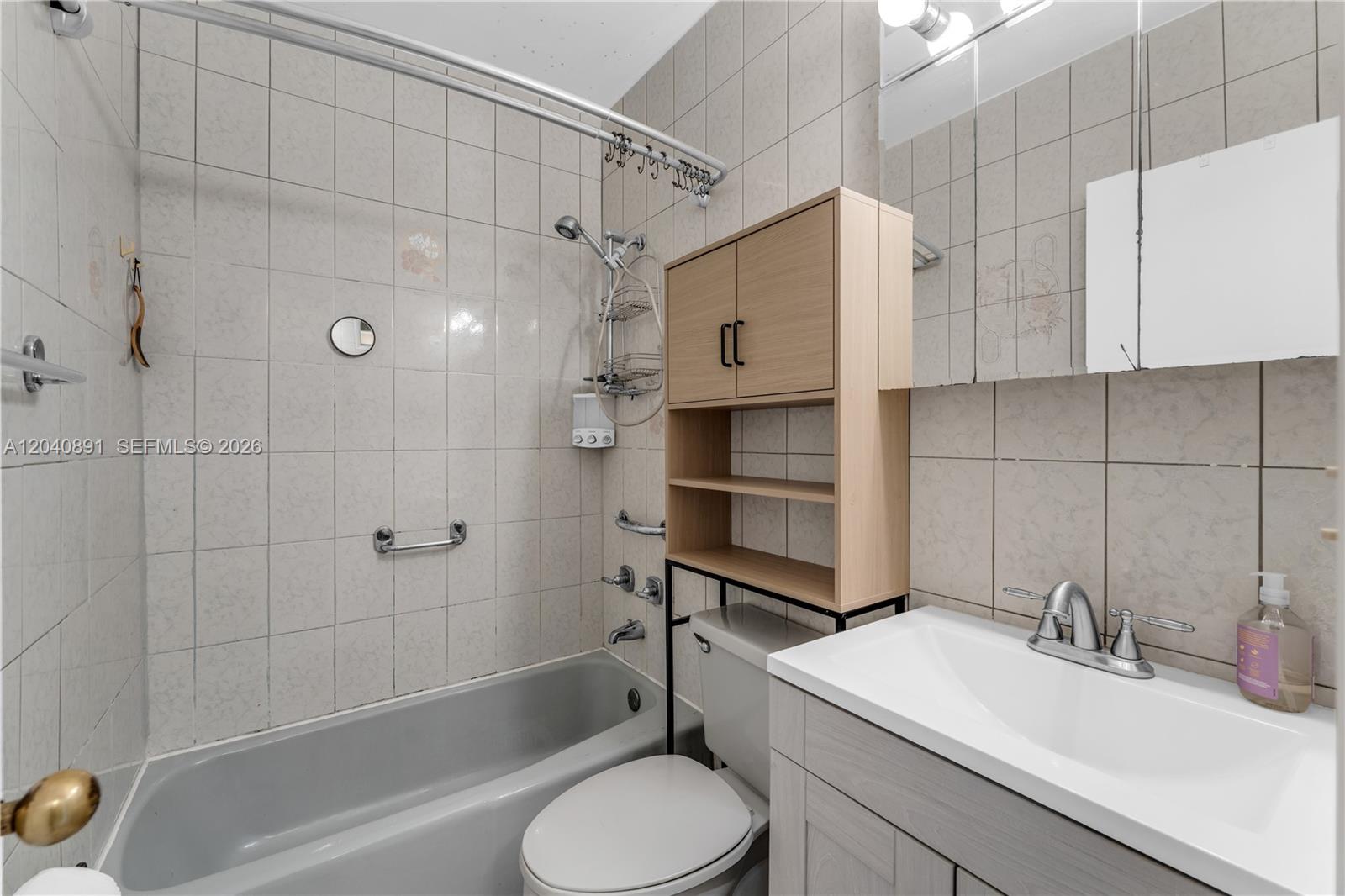 6860 Southwest 18th Street Miami, FL 33155 - Photo 17 of 35