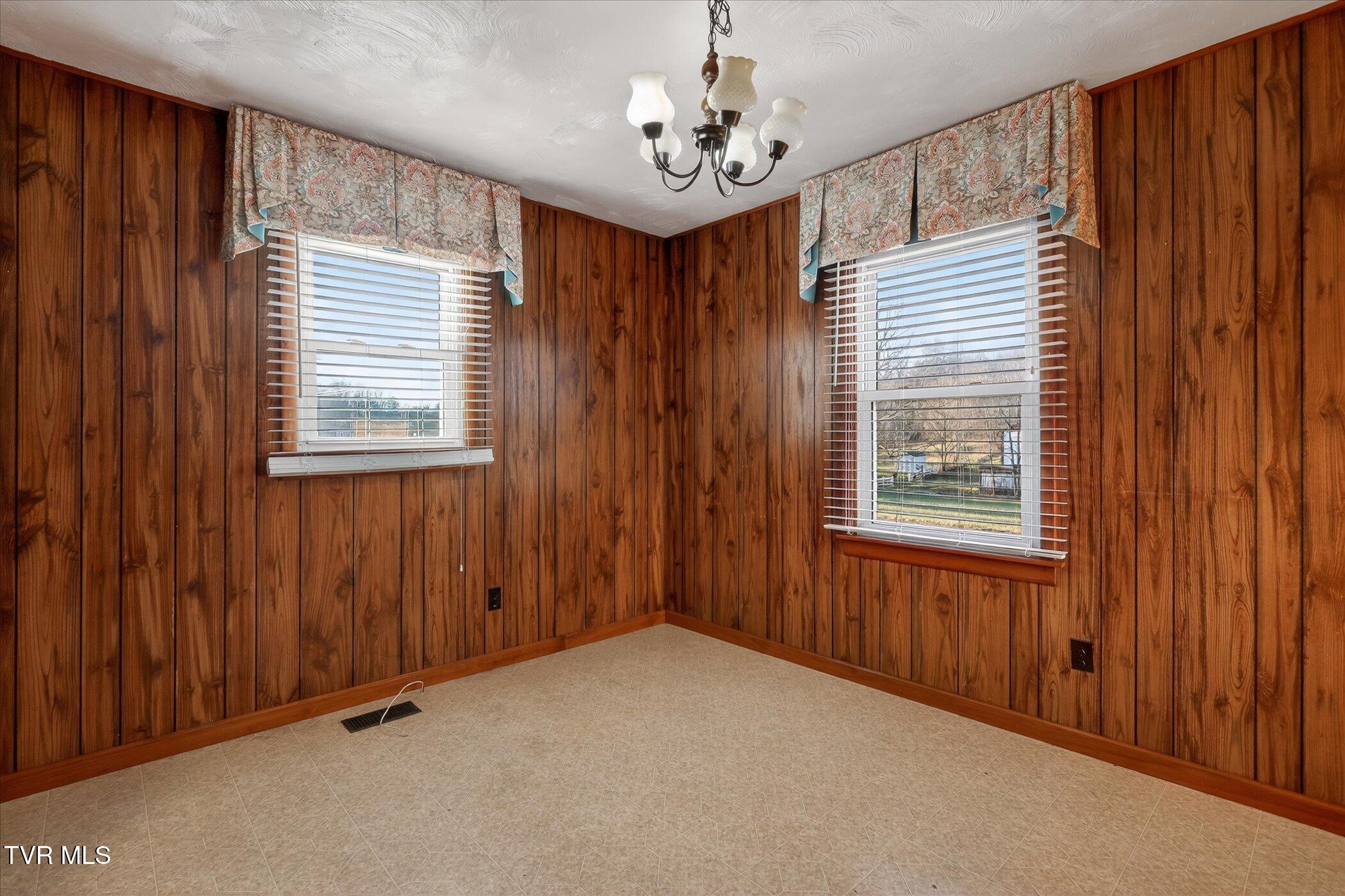 4534 Dishner Valley Road Bristol, VA 24202 - Photo 11 of 27 11-4534 Dishner Valley Rd Bristol-Window