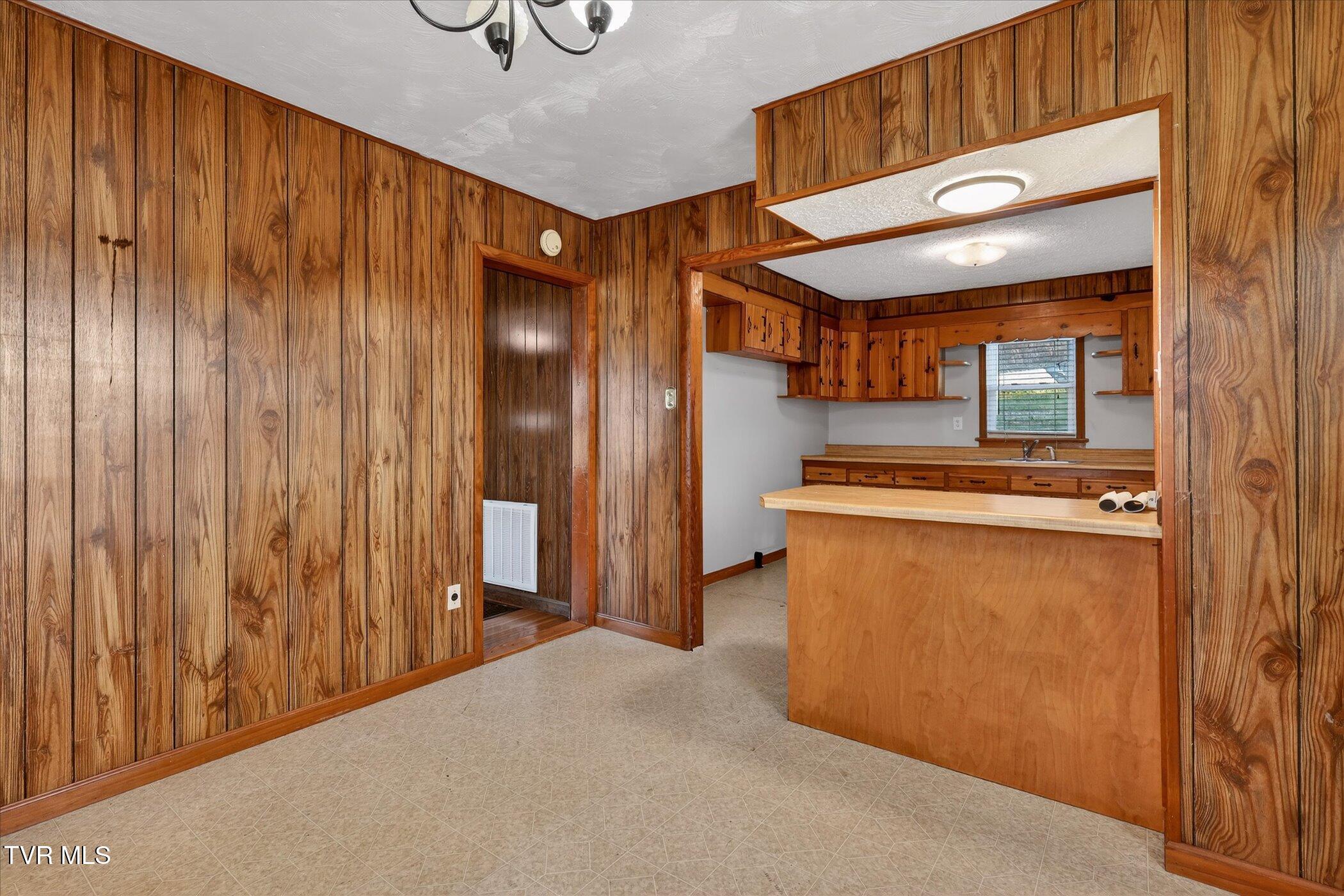 4534 Dishner Valley Road Bristol, VA 24202 - Photo 12 of 27 12-4534 Dishner Valley Rd Bristol-Window