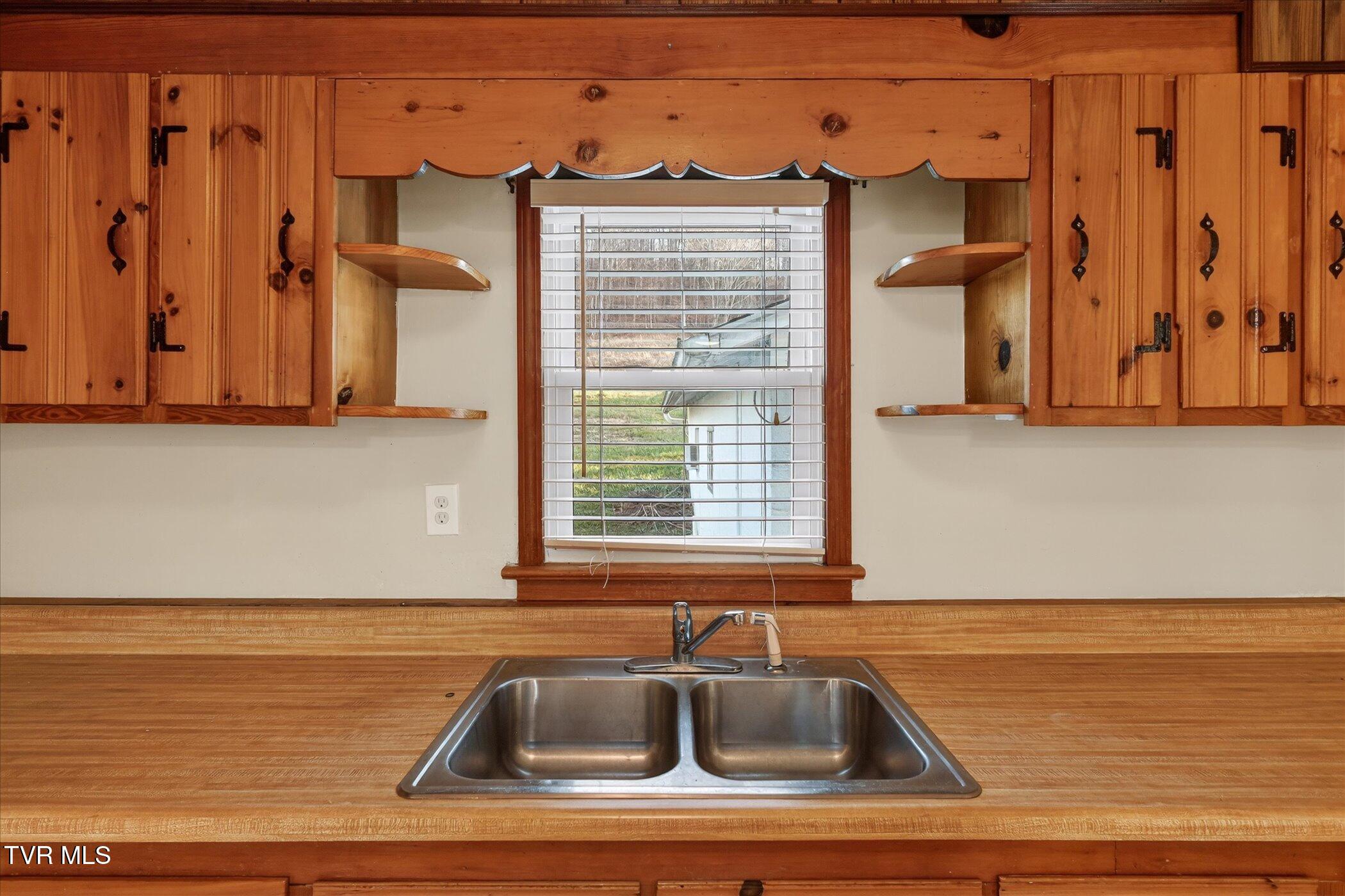 4534 Dishner Valley Road Bristol, VA 24202 - Photo 15 of 27 15-4534 Dishner Valley Rd Bristol-Window