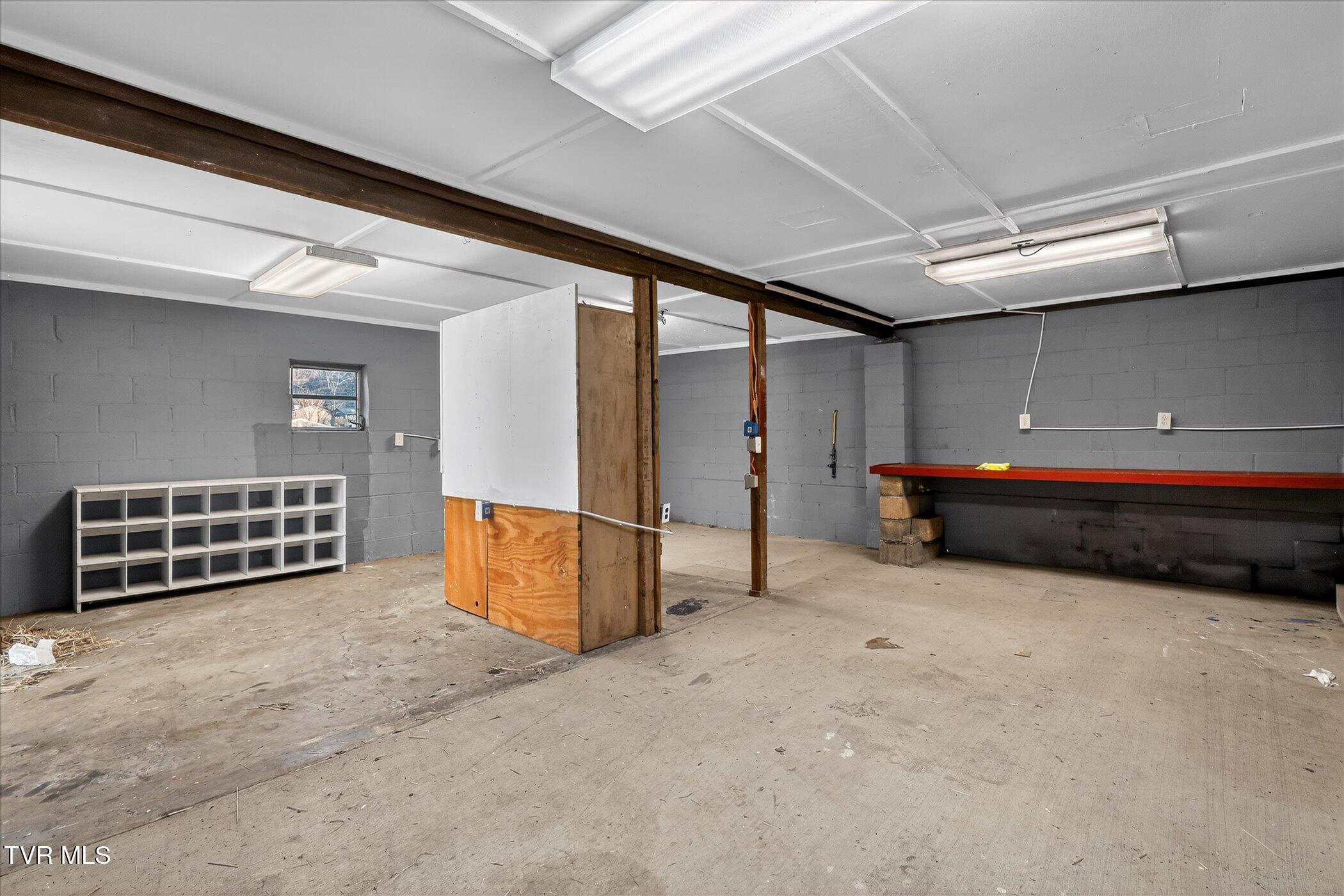 4534 Dishner Valley Road Bristol, VA 24202 - Photo 21 of 27 21-4534 Dishner Valley Rd Bristol-Window