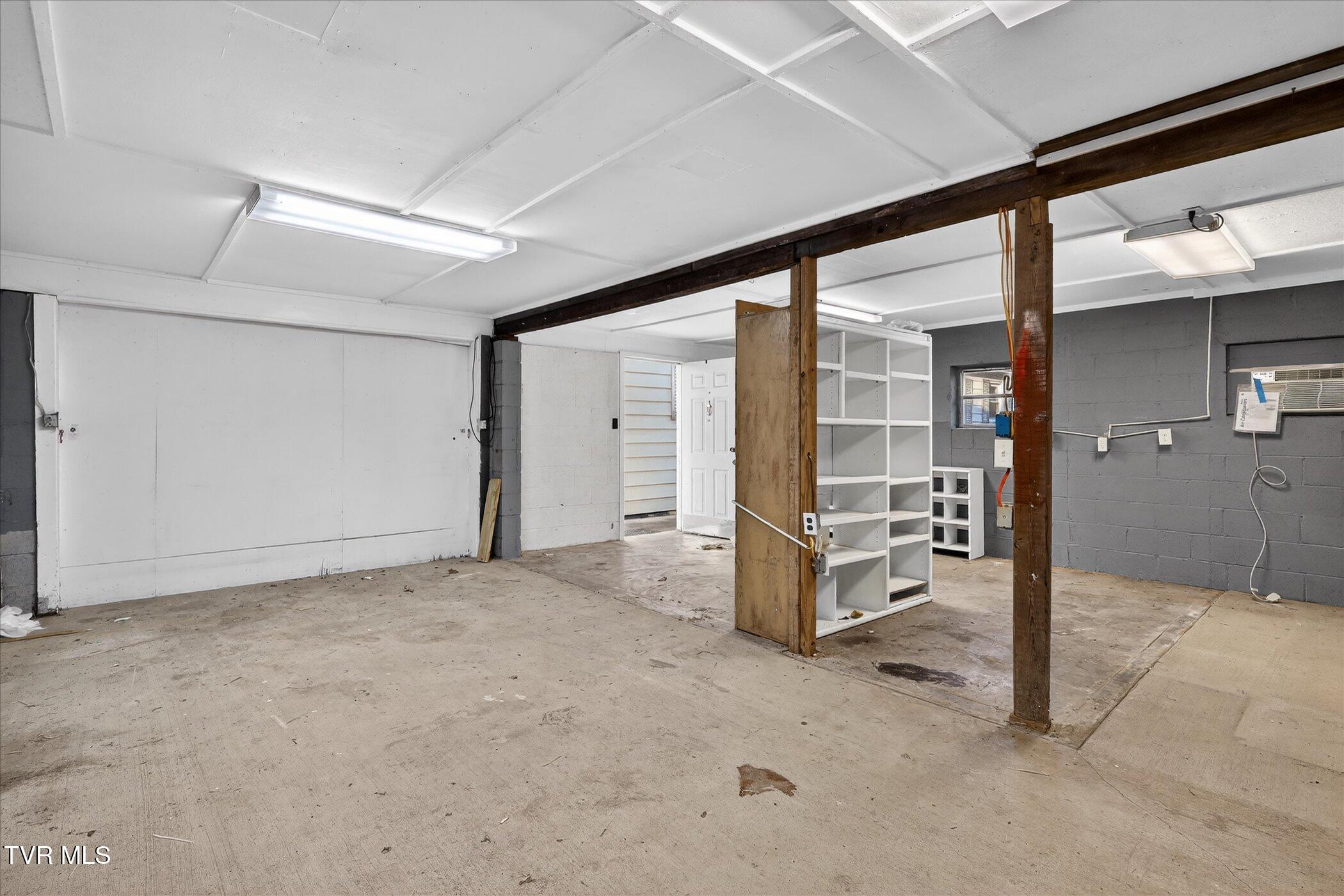 4534 Dishner Valley Road Bristol, VA 24202 - Photo 22 of 27 22-4534 Dishner Valley Rd Bristol-Window